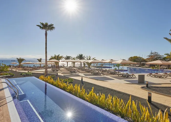 Dreams Lanzarote Playa Dorada & بلايا بلانكا