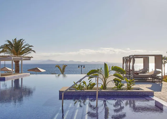 Dreams Lanzarote Playa Dorada & بلايا بلانكا